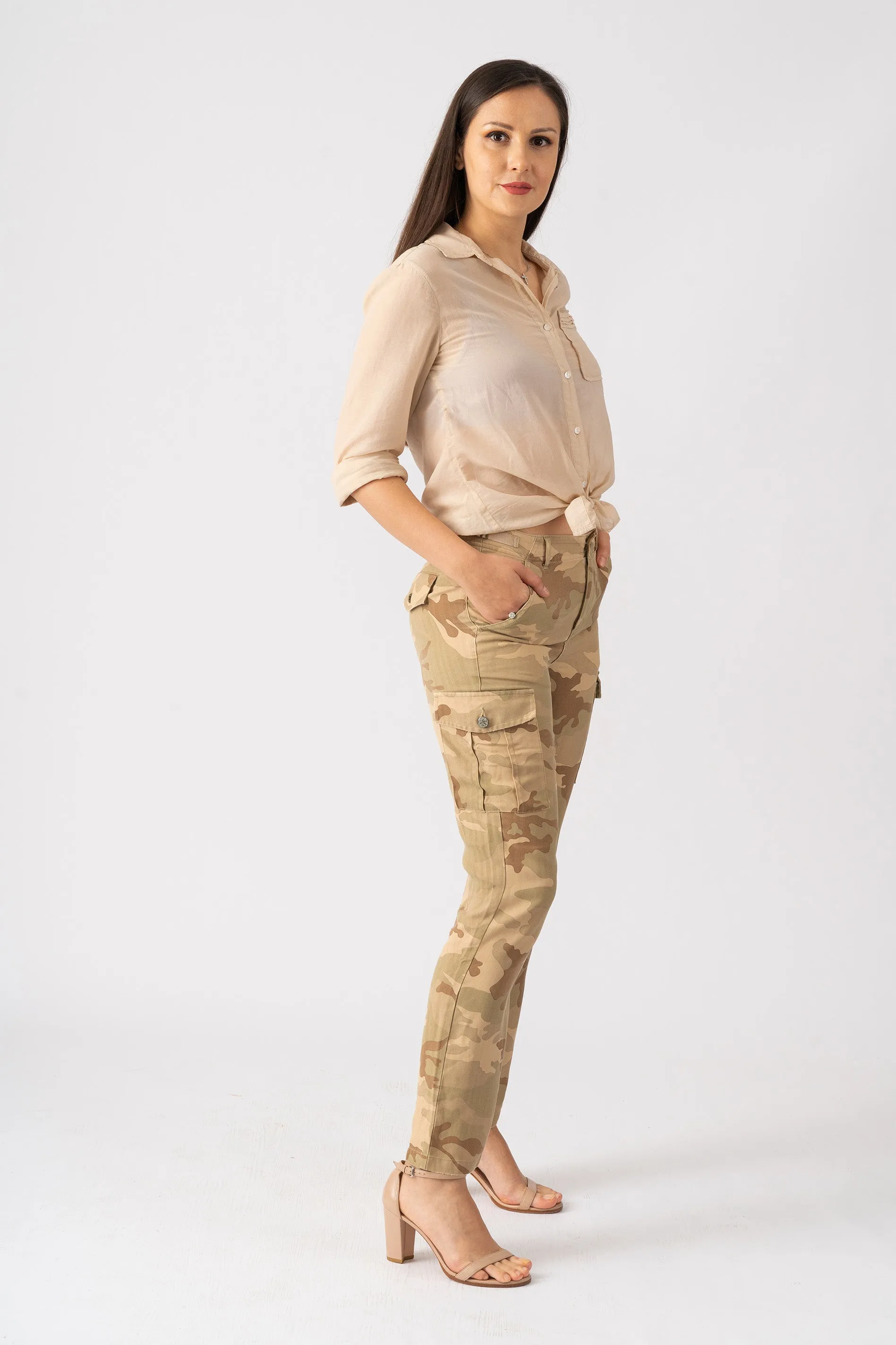 100% Silk rolled cargo pants in Beige Camo