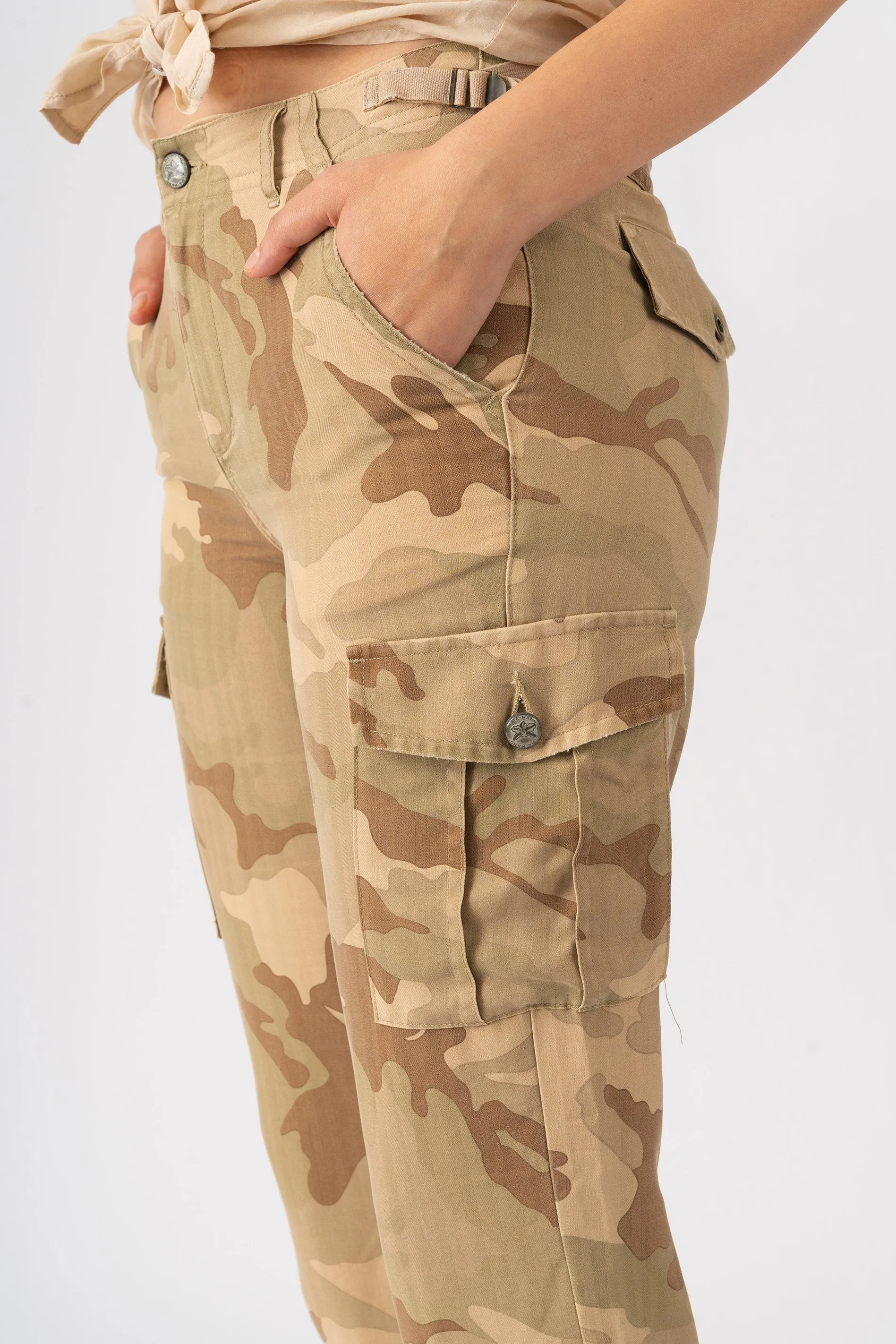 100% Silk rolled cargo pants in Beige Camo