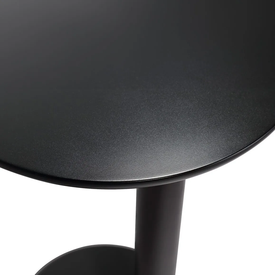 Chic Jerry C Table