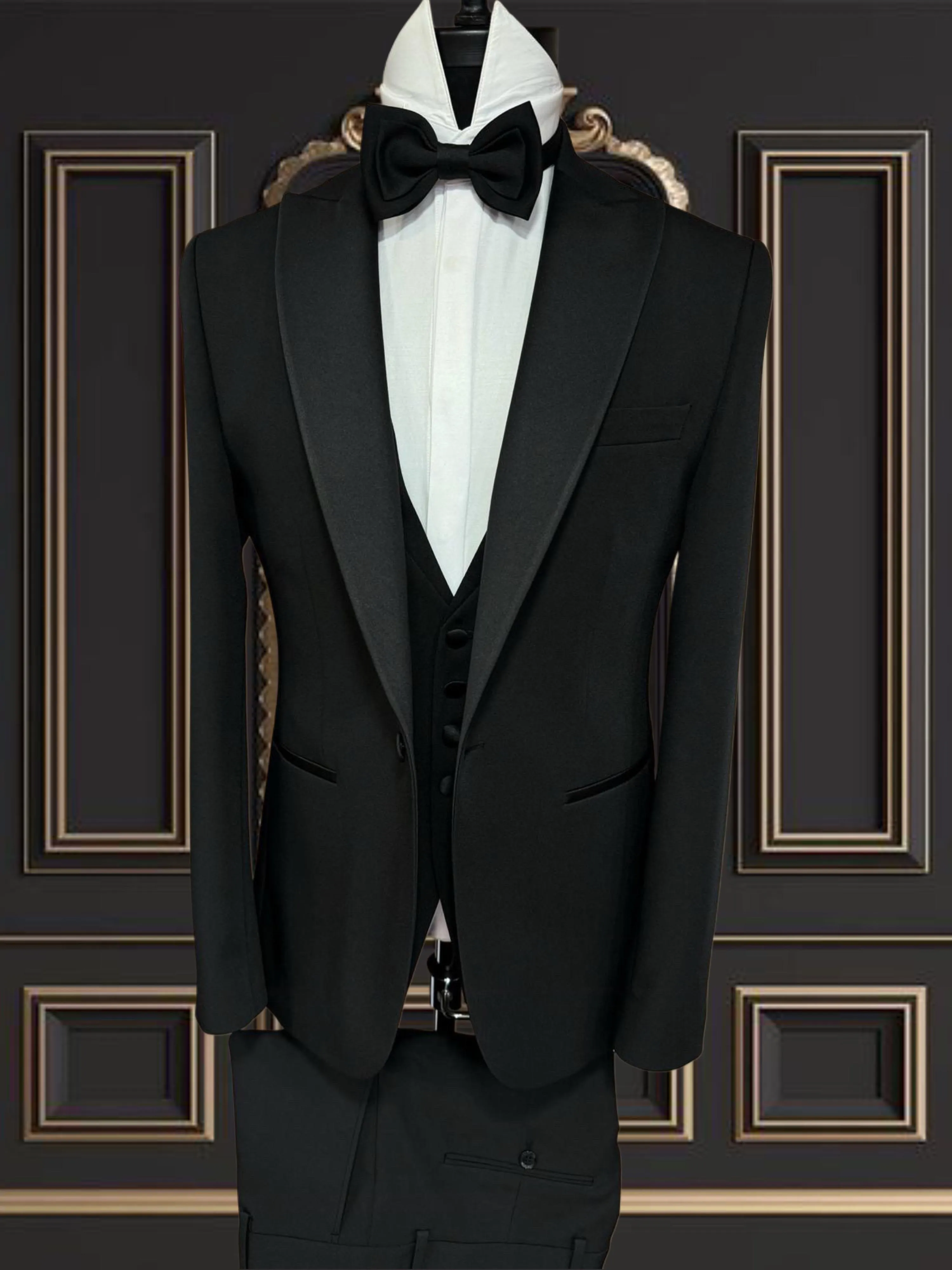 Men's Black Tuxedo with Wide Peak Lapel | Classic Formal Wear for Any Event