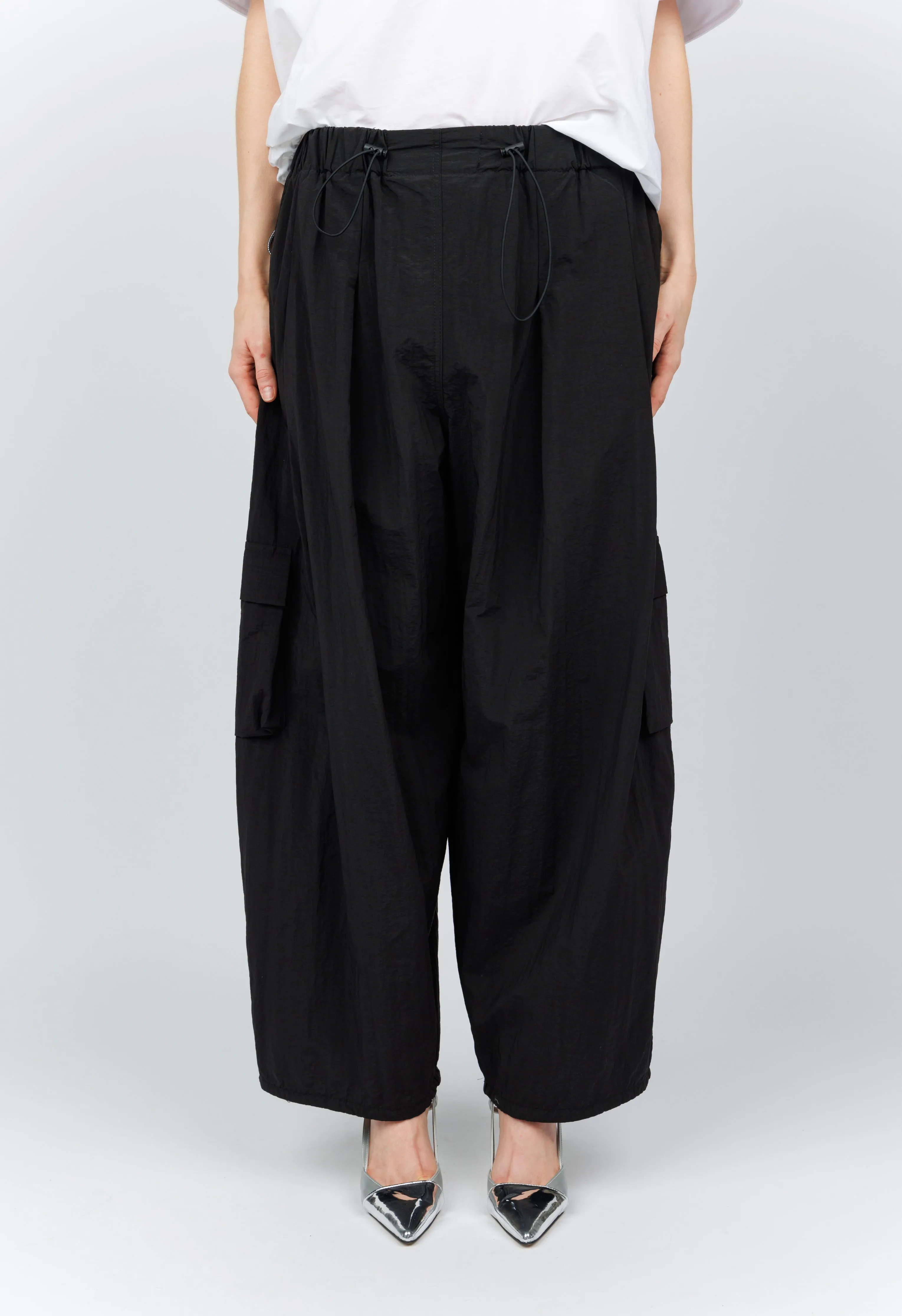 Parachute Pants in Black