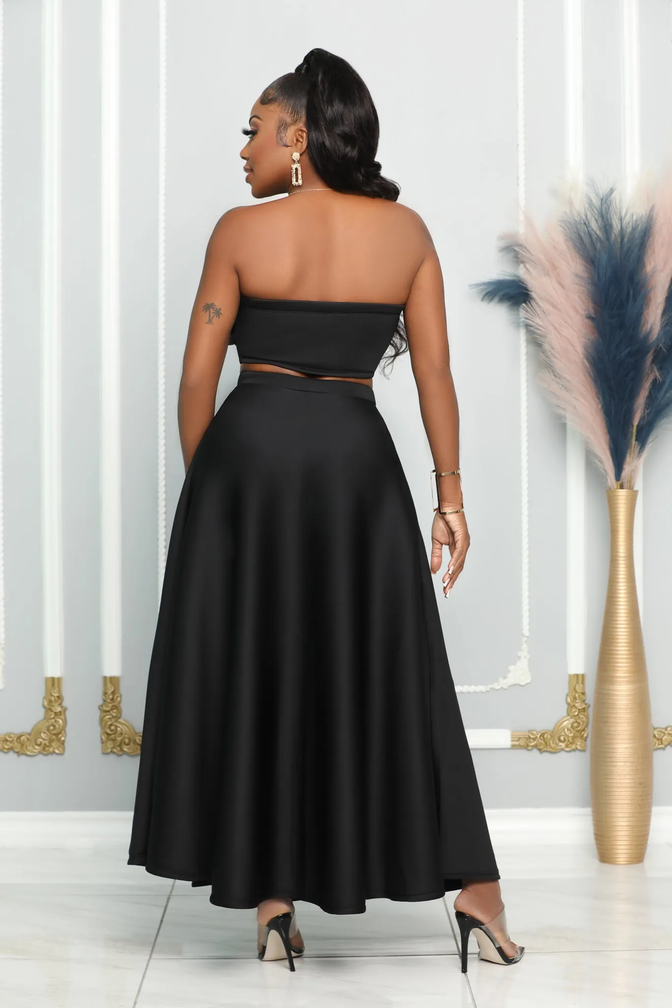 SOLID HIGH WAIST A-LINE FLARED MAXI SKIRT (BLACK)