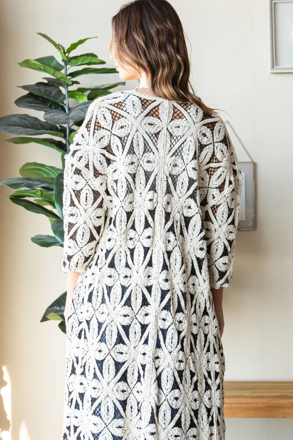 Veveret Geometric Open Front Three-Quarter Sleeve Cardigan